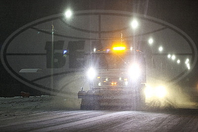 Брест накрыл снегопад. На улицах города работает спецтехника