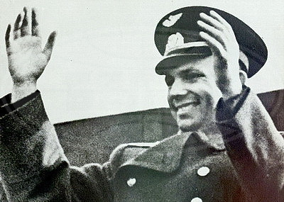 Письмо Гагарина, значки, плакаты. В Витебске открылась посвященная космосу выставка