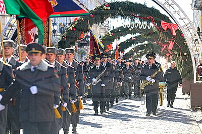 Гродненские милиционеры прошли торжественным маршем по центру города