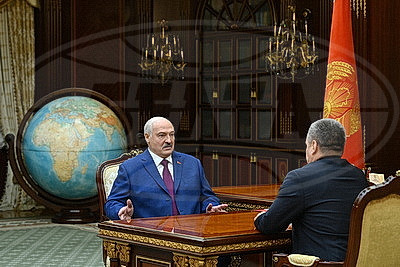 Лукашенко заслушал доклад о ситуации в сельском хозяйстве