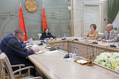 "Не контроль, а помощь". Как парламентарии будут следить за ходом уборочной