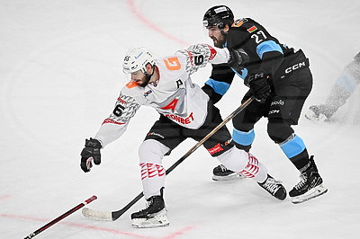 Минские динамовцы в овертайме дома уступили "Авангарду"