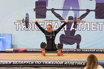 Более 140 сильнейших спортсменов принимают участие в чемпионате Беларуси по тяжелой атлетике в Могилеве