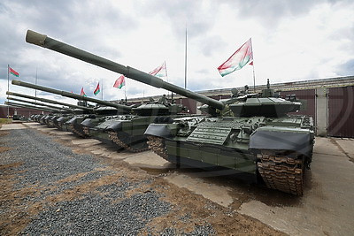 Модернизированные танки Т-72БМ2 передали на вооружение в 11-ю отдельную гвардейскую механизированную бригаду