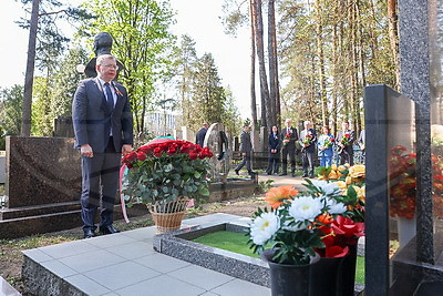 Руководство и судьи Верховного Суда почтили память Героя Советского Союза Марии Осиповой в Минске
